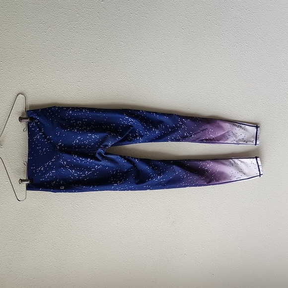 Fabletics ombre bird print leggings Define PowerHold High-Waisted Leggings - Picture 4 of 10